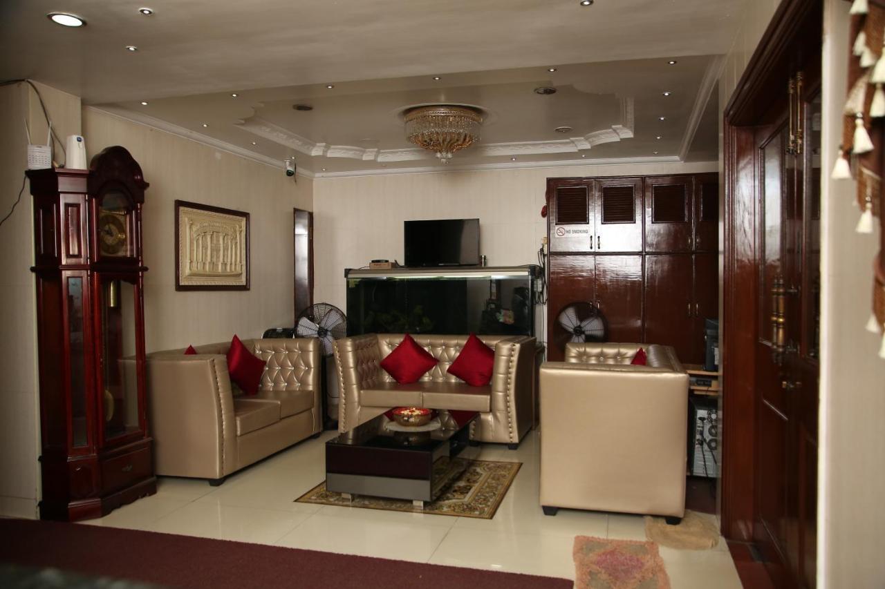 Grand View Residency Chennai Hotel Buitenkant foto